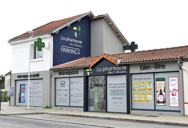 Devanture pharmacie personnalisée Nantes 