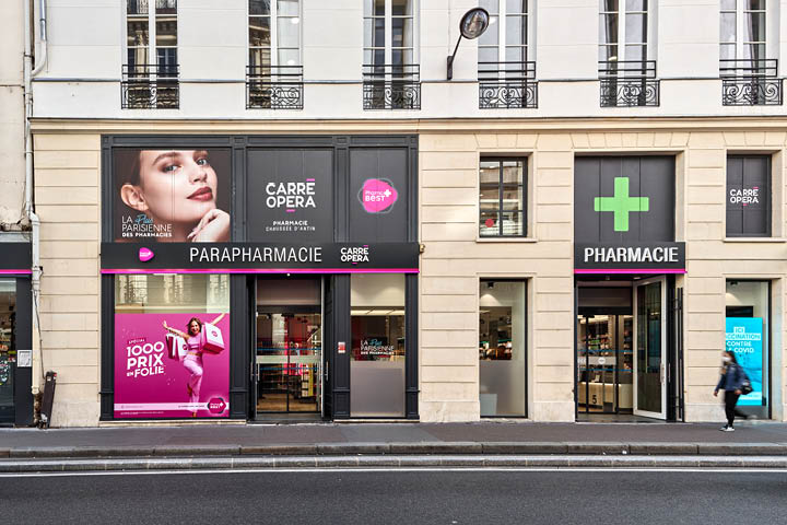 façade pharmacie carré opéra de la chaussé d'antin mobil M